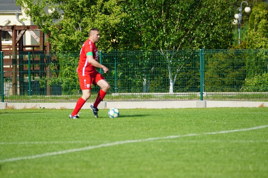 Kaczawa mimo gry w dziesiątkę  wygrywa z drużyną z Męcinki
