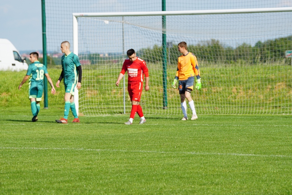 Kaczawa mimo gry w dziesiątkę  wygrywa z drużyną z Męcinki