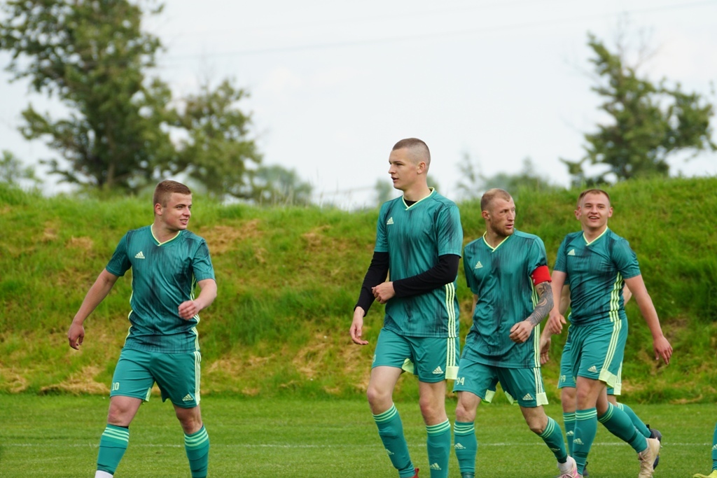 Kaczawa mimo gry w dziesiątkę  wygrywa z drużyną z Męcinki