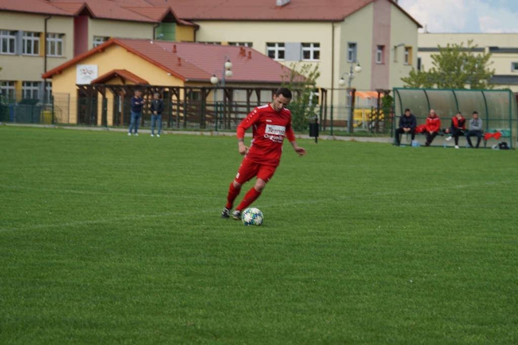 Kaczawa mimo gry w dziesiątkę  wygrywa z drużyną z Męcinki