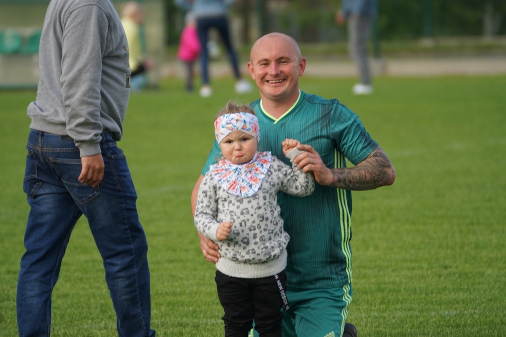 Kaczawa mimo gry w dziesiątkę  wygrywa z drużyną z Męcinki