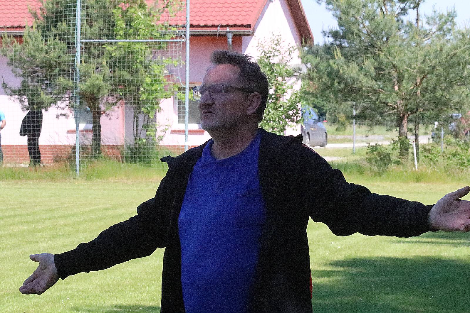 Męczarnie Ikara Miłogostowice w starciu z Czarnymi Golanka Dolna