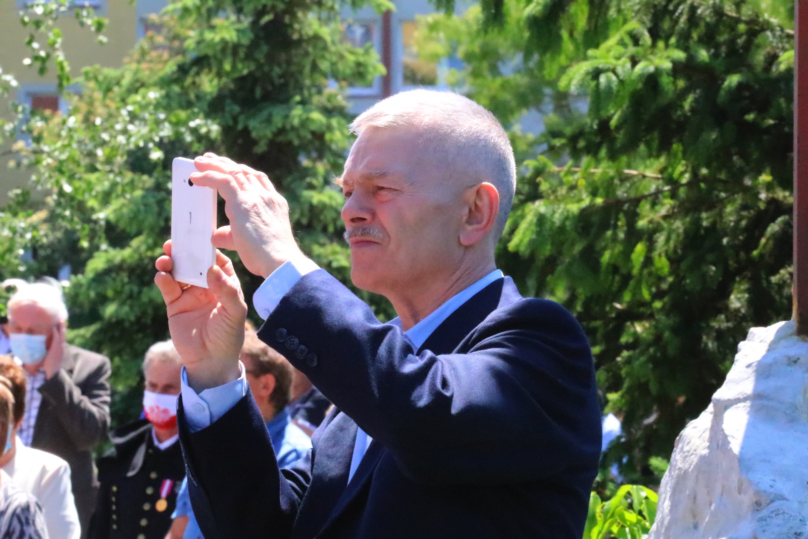 Procesja Bozego Ciała do czterech ołtarzy wokół kościoła