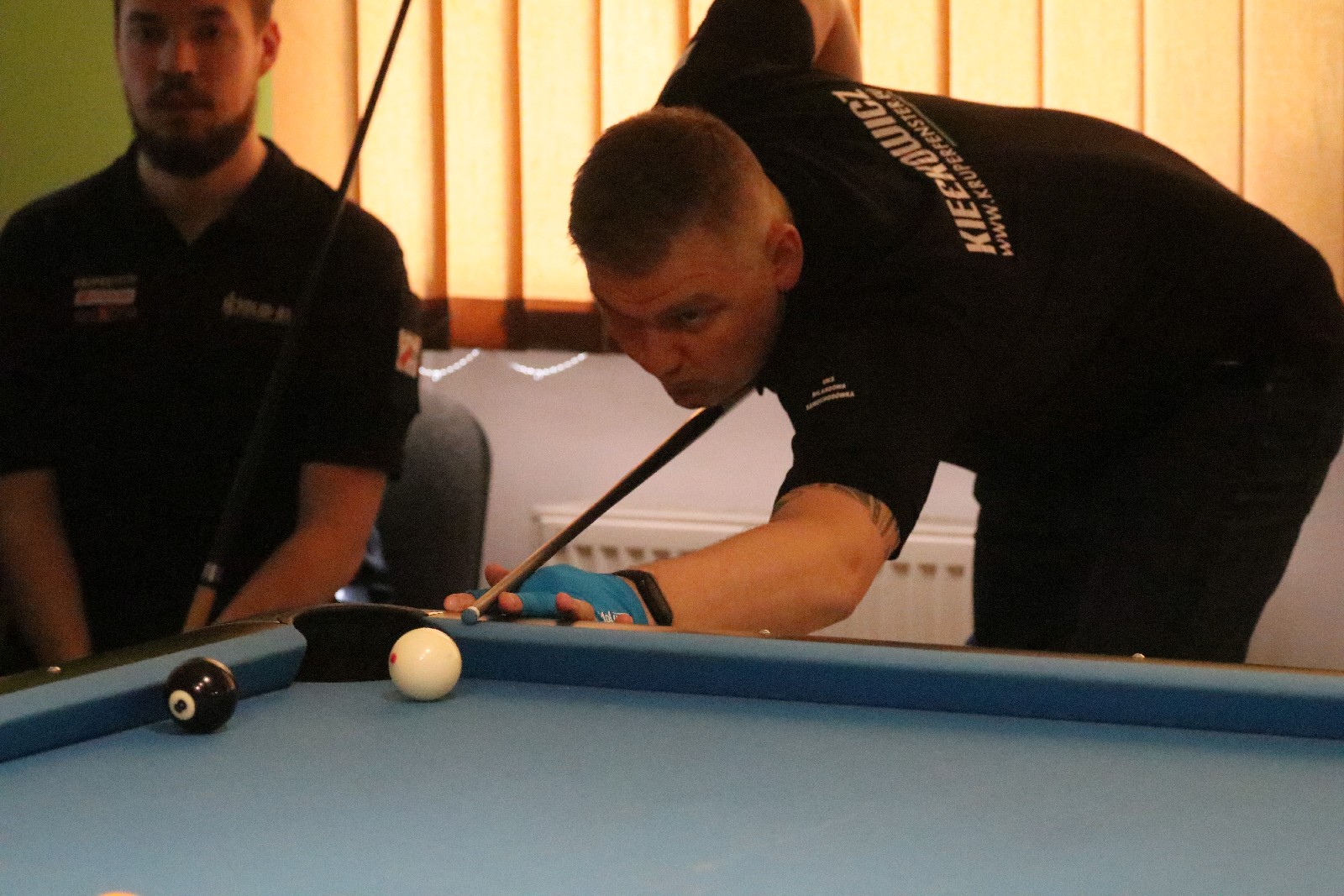 W meczu derbowym lepsi okazali się zawodnicy z pierwszej drużyny