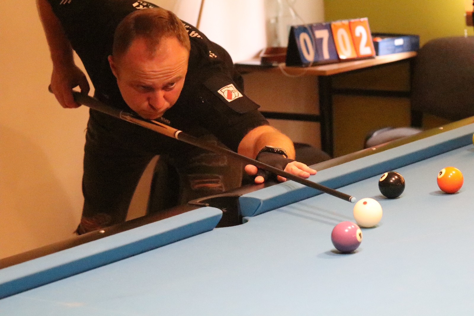 W meczu derbowym lepsi okazali się zawodnicy z pierwszej drużyny