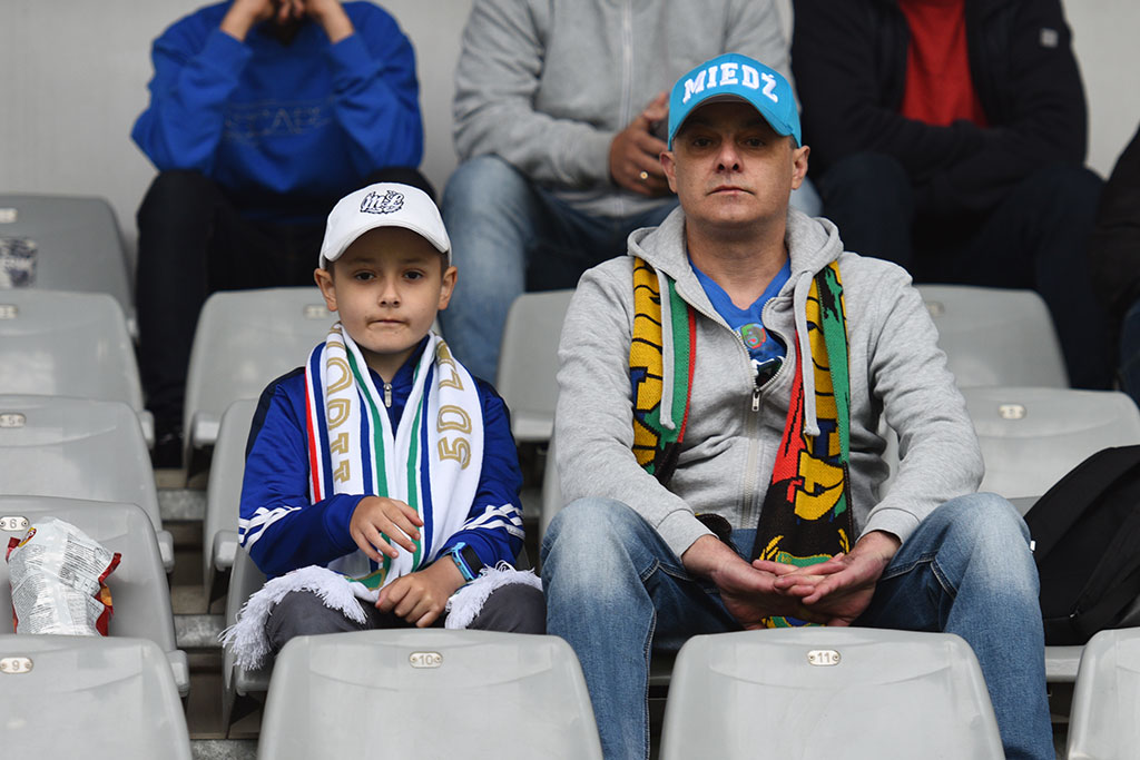 Tak kibice „Miedzianki” zagrzewali swoją drużynę do walki