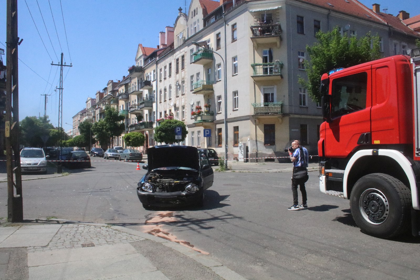 Dachowanie na skrzyżowaniu Żwirki i Wigury i św. Wojciecha