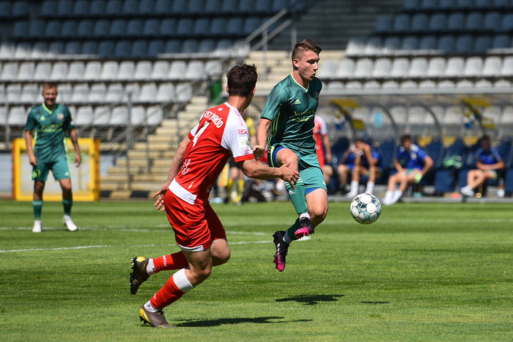 Piast Żmigród za silny dla rezerw Miedzi Legnica