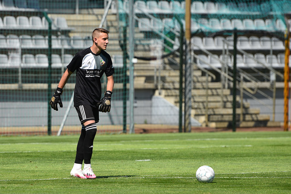 Piast Żmigród za silny dla rezerw Miedzi Legnica