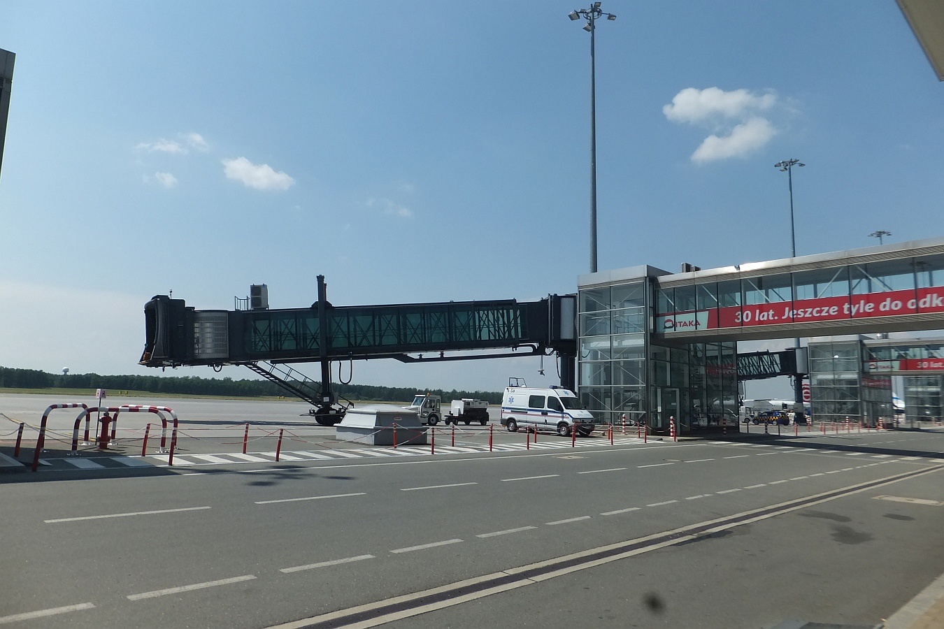 Z wrocławskiego lotniska na każdy kontynent. Są nowe połączenia