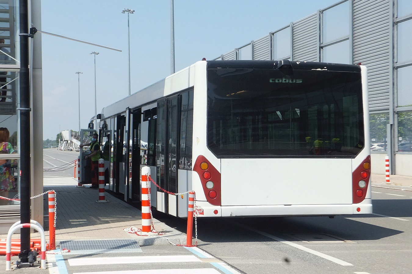 Z wrocławskiego lotniska na każdy kontynent. Są nowe połączenia