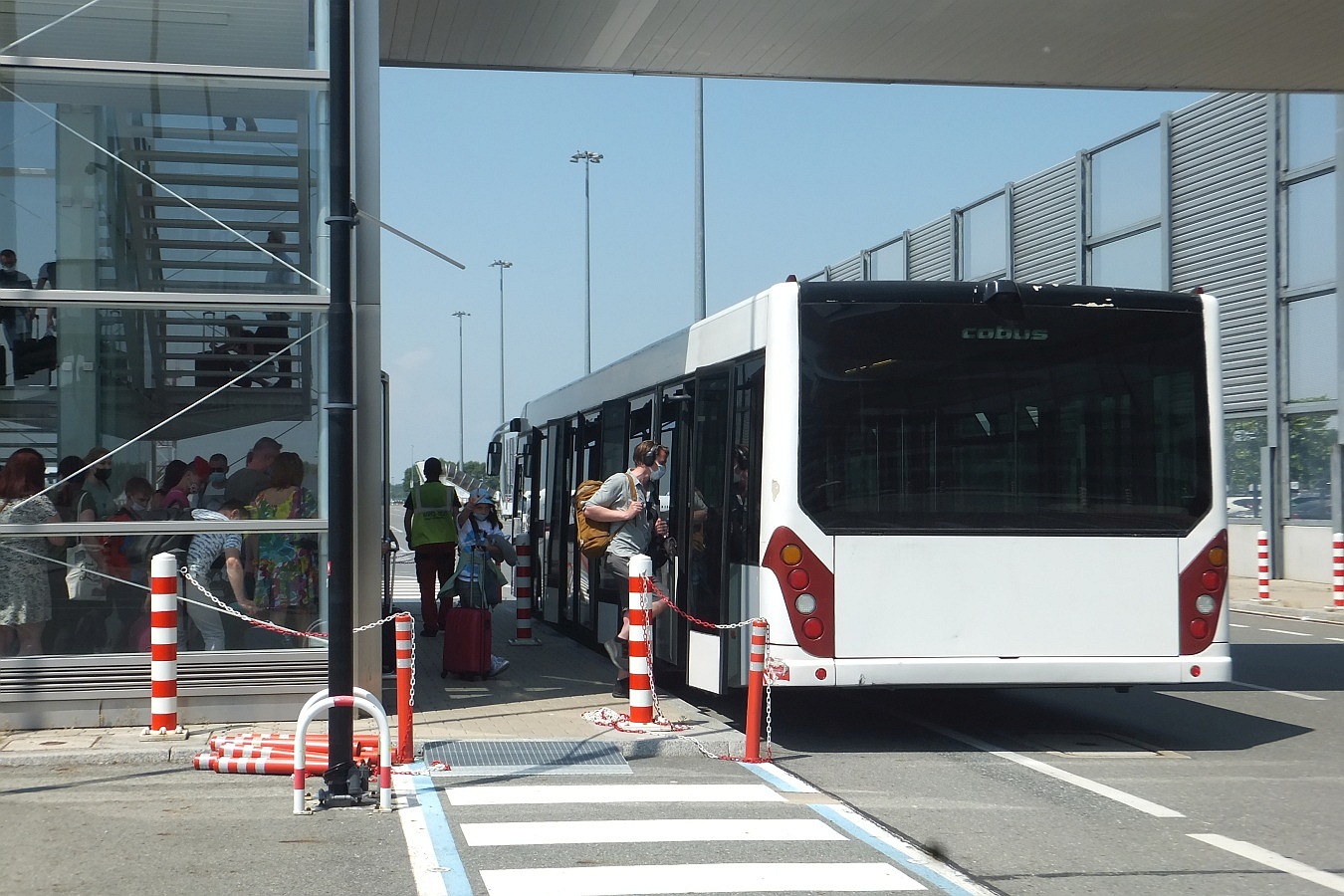 Z wrocławskiego lotniska na każdy kontynent. Są nowe połączenia