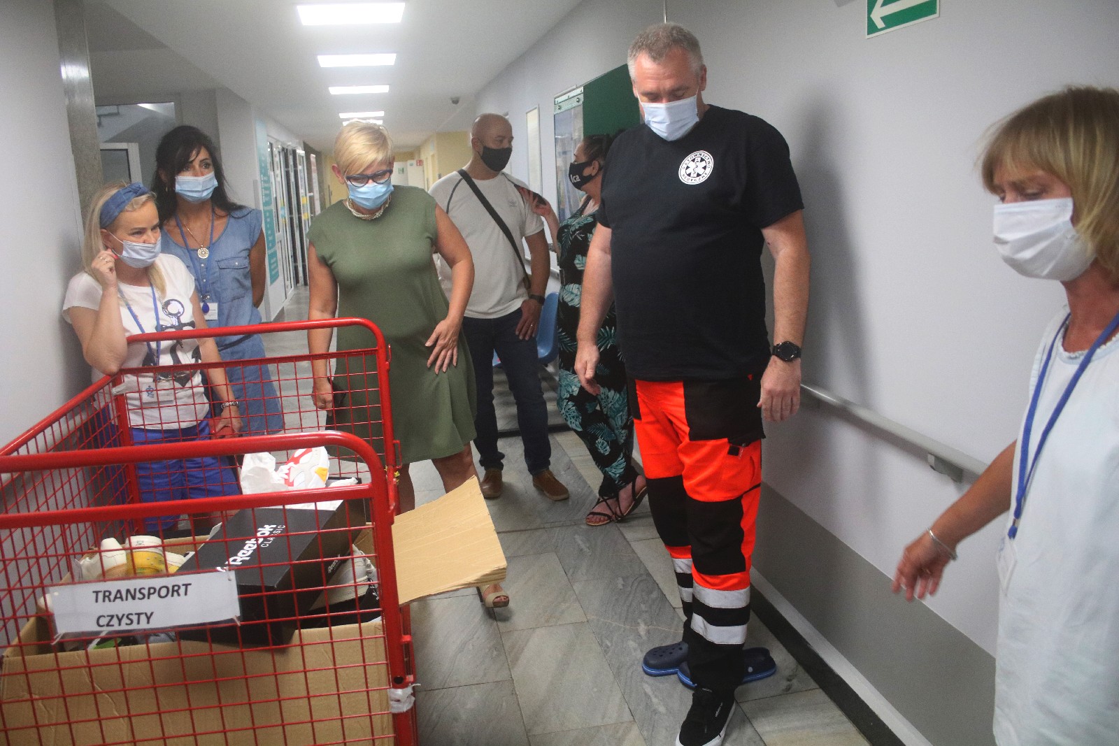 Markowe sportowe buty trafiły do pracowników szpitala