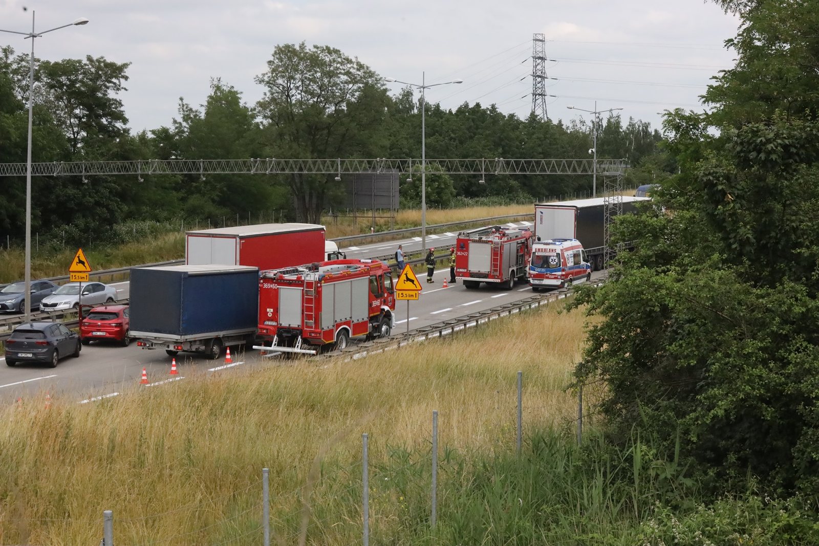 Zderzenie trzech ciężarówek na autostradzie A4