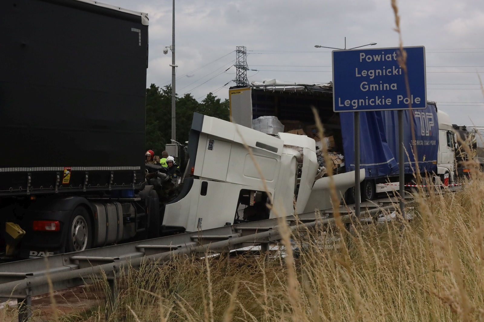 Zderzenie trzech ciężarówek na autostradzie A4