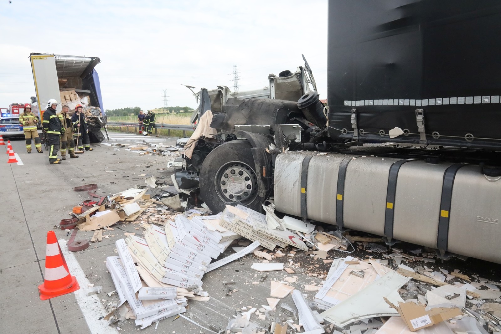 Zderzenie trzech ciężarówek na autostradzie A4