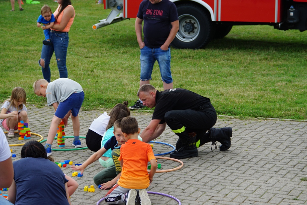 Mieszkańcy Rosochatej jak co roku festynem rozpoczęli wakacje