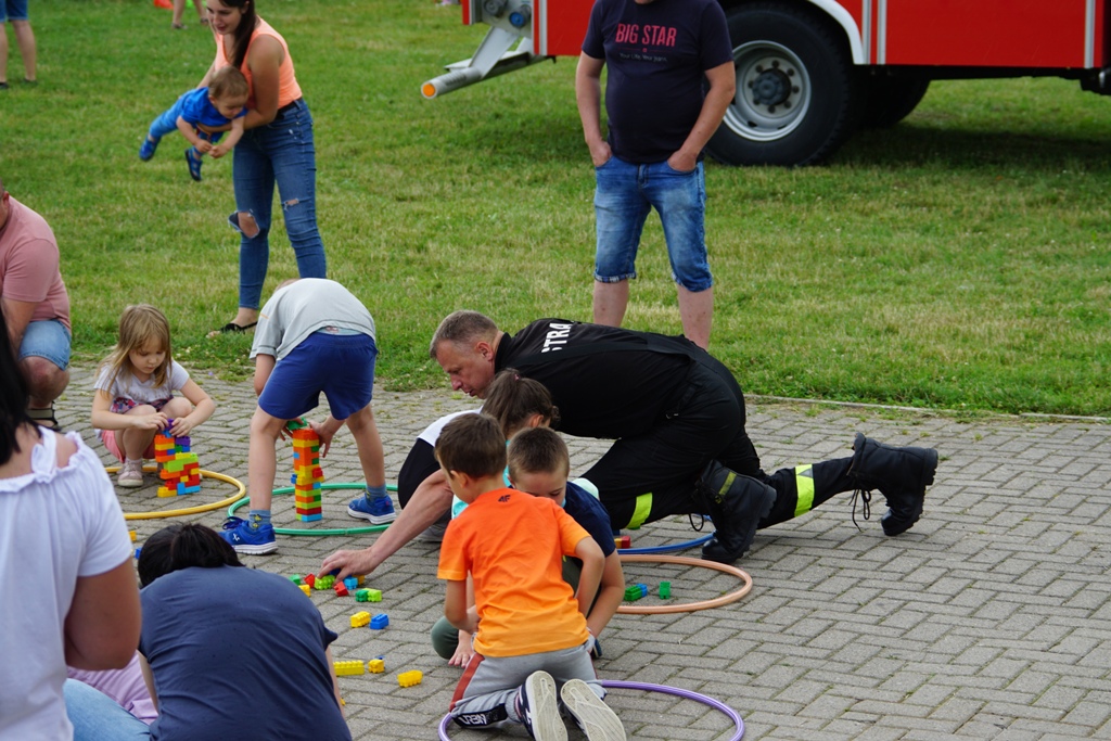 Mieszkańcy Rosochatej jak co roku festynem rozpoczęli wakacje
