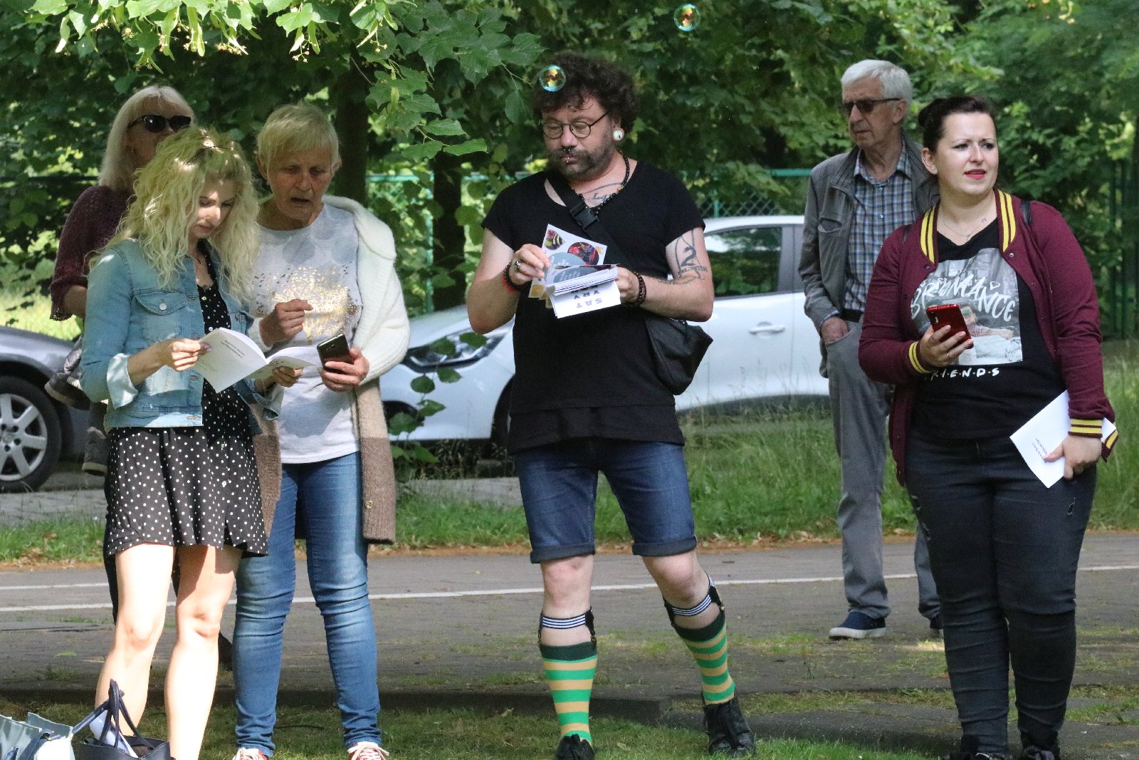 Całe rodziny wzięły udział w spacerze śladami Satyrykonu