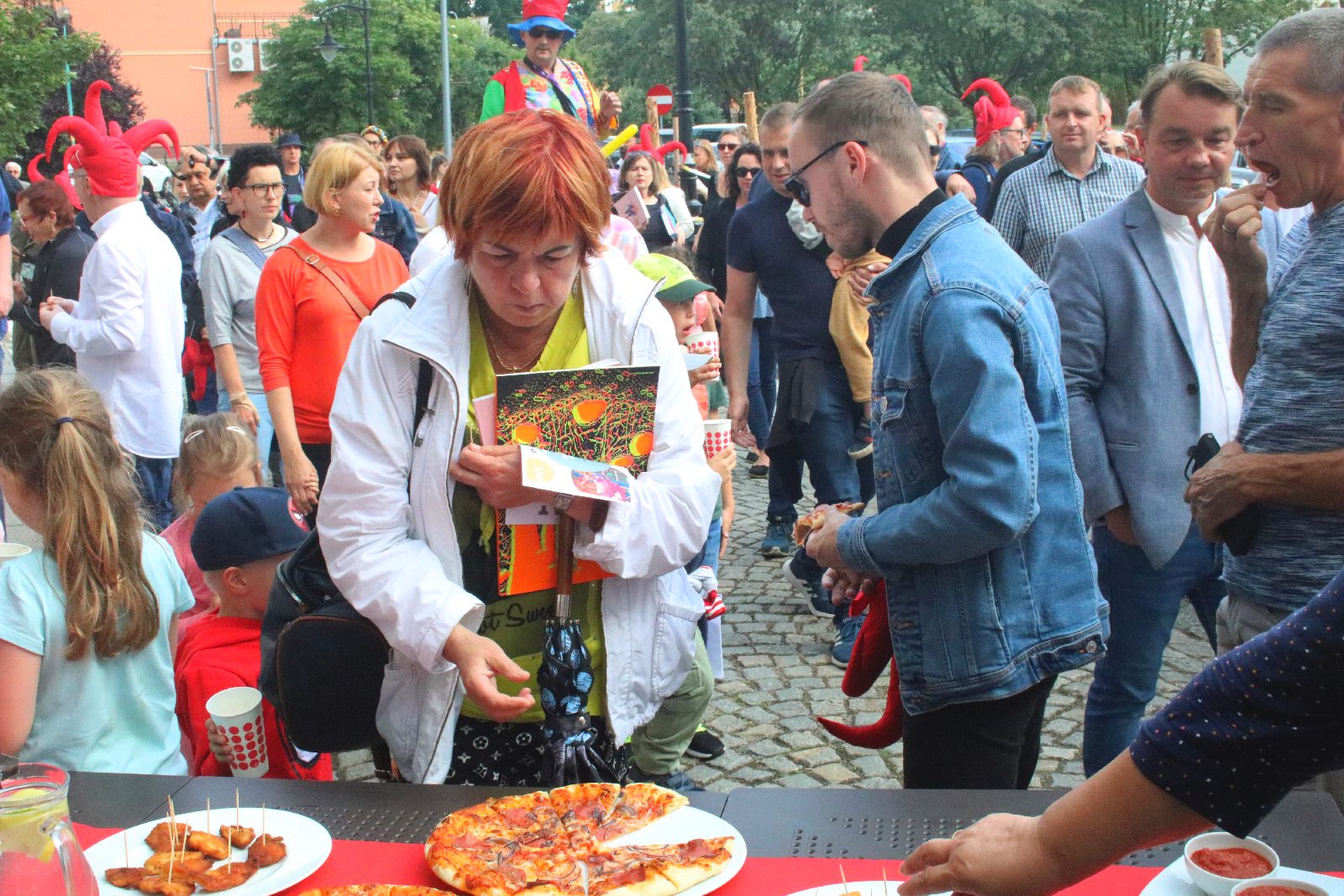 Całe rodziny wzięły udział w spacerze śladami Satyrykonu
