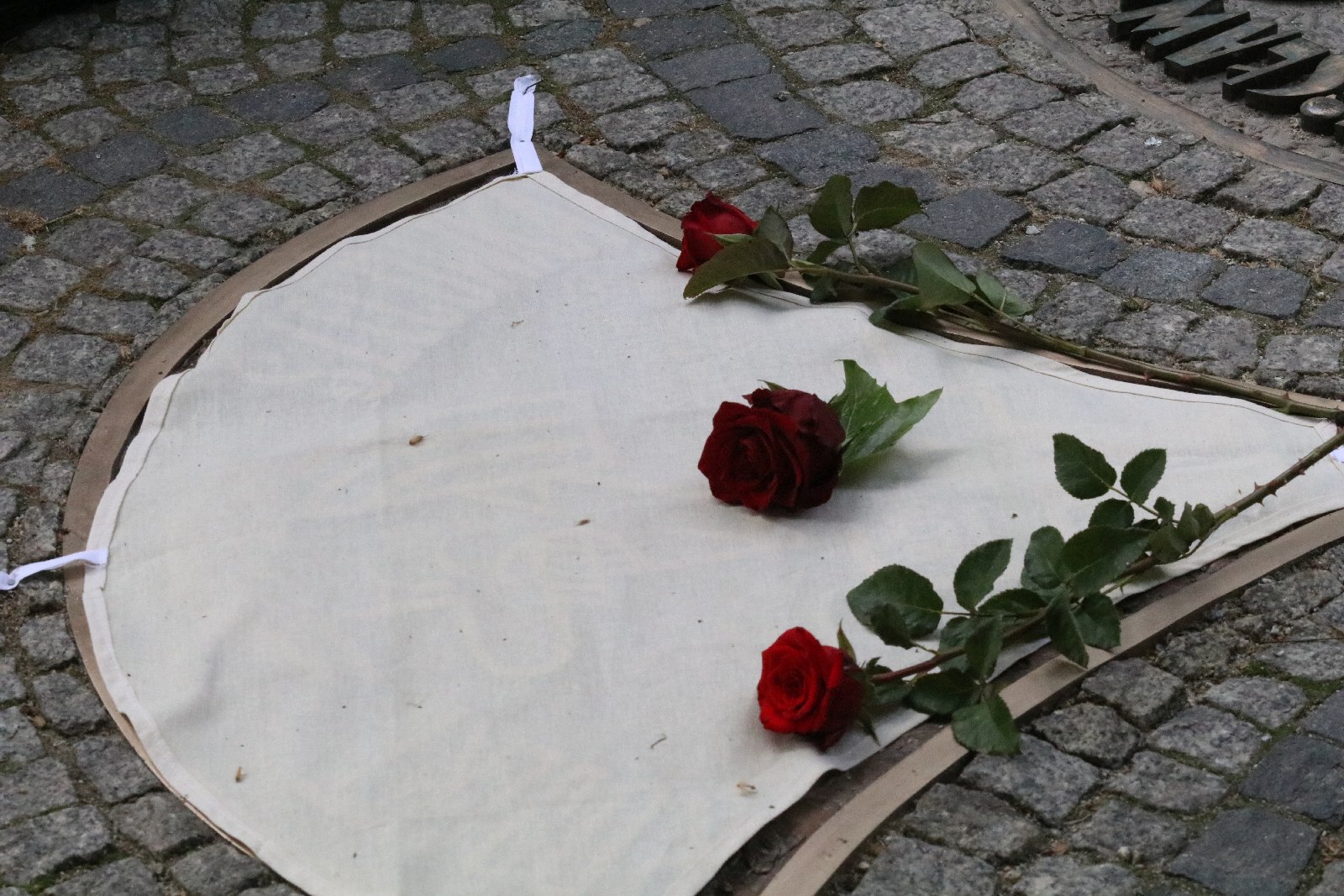 Całe rodziny wzięły udział w spacerze śladami Satyrykonu