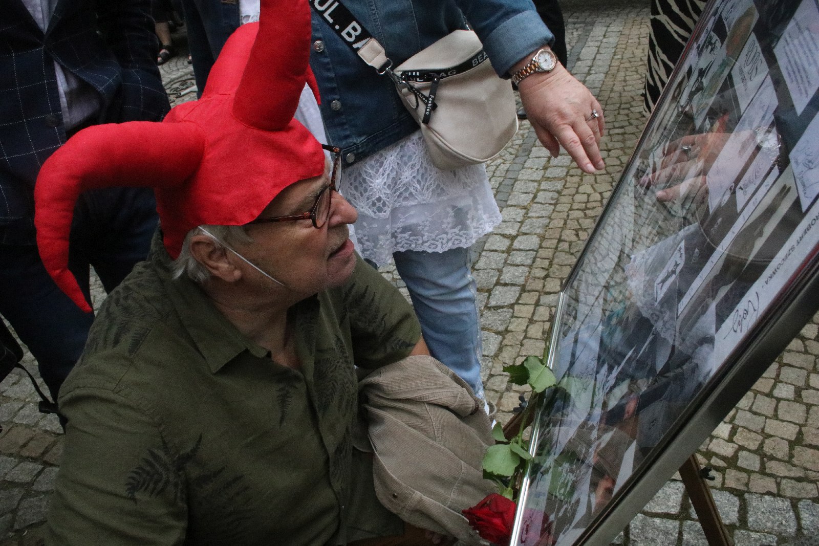 Całe rodziny wzięły udział w spacerze śladami Satyrykonu