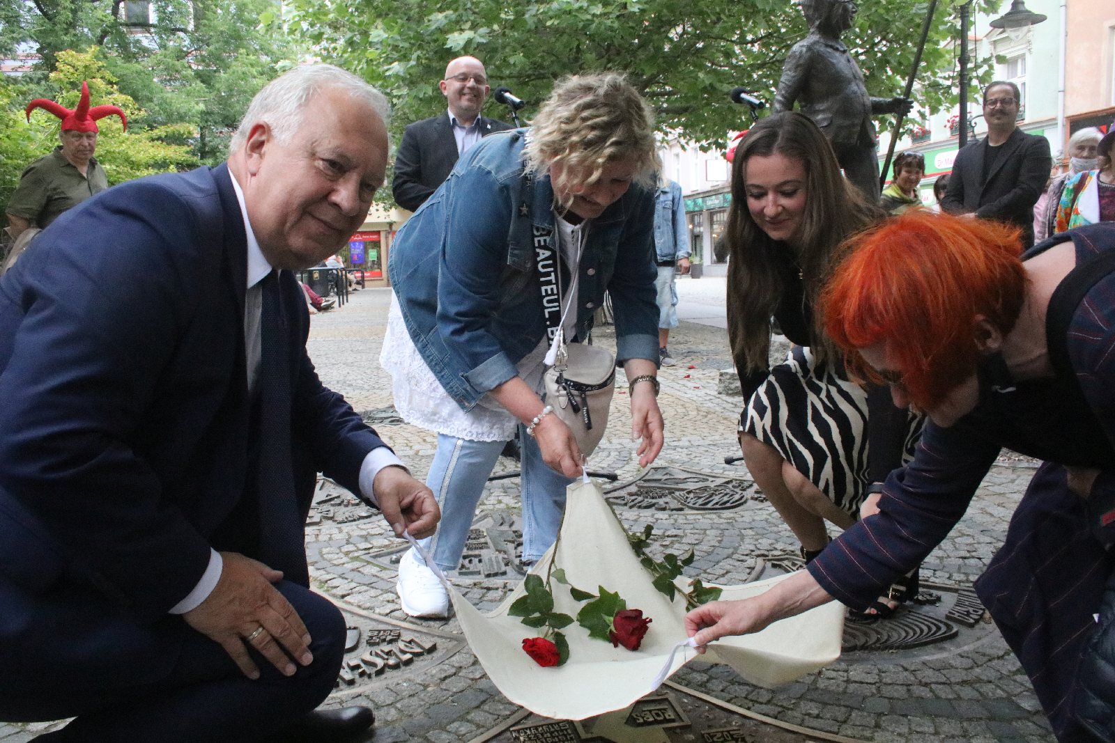 Całe rodziny wzięły udział w spacerze śladami Satyrykonu