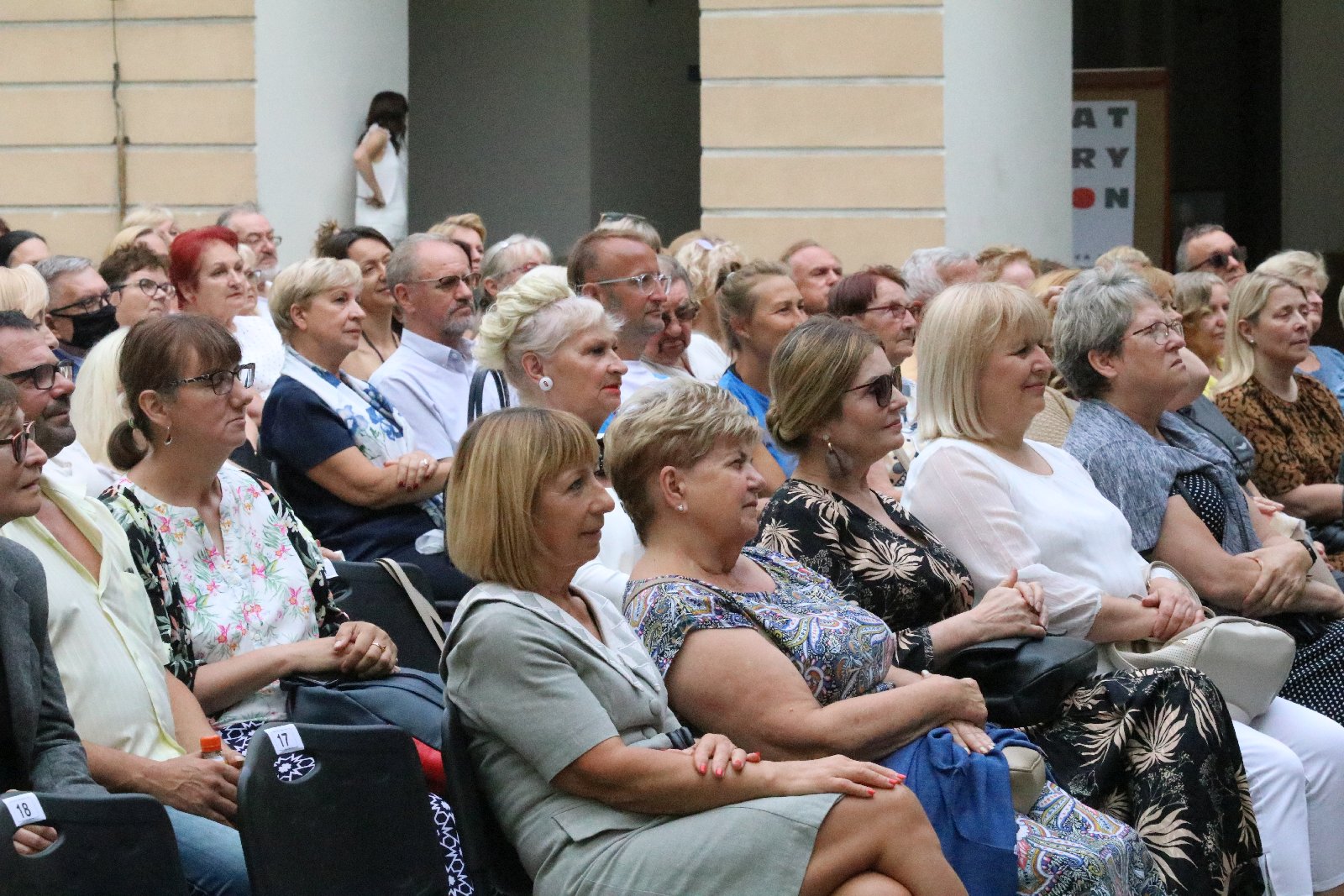 „Osiecka de Luxe” Mai Kleszcz na zakończenie Satyrykonu