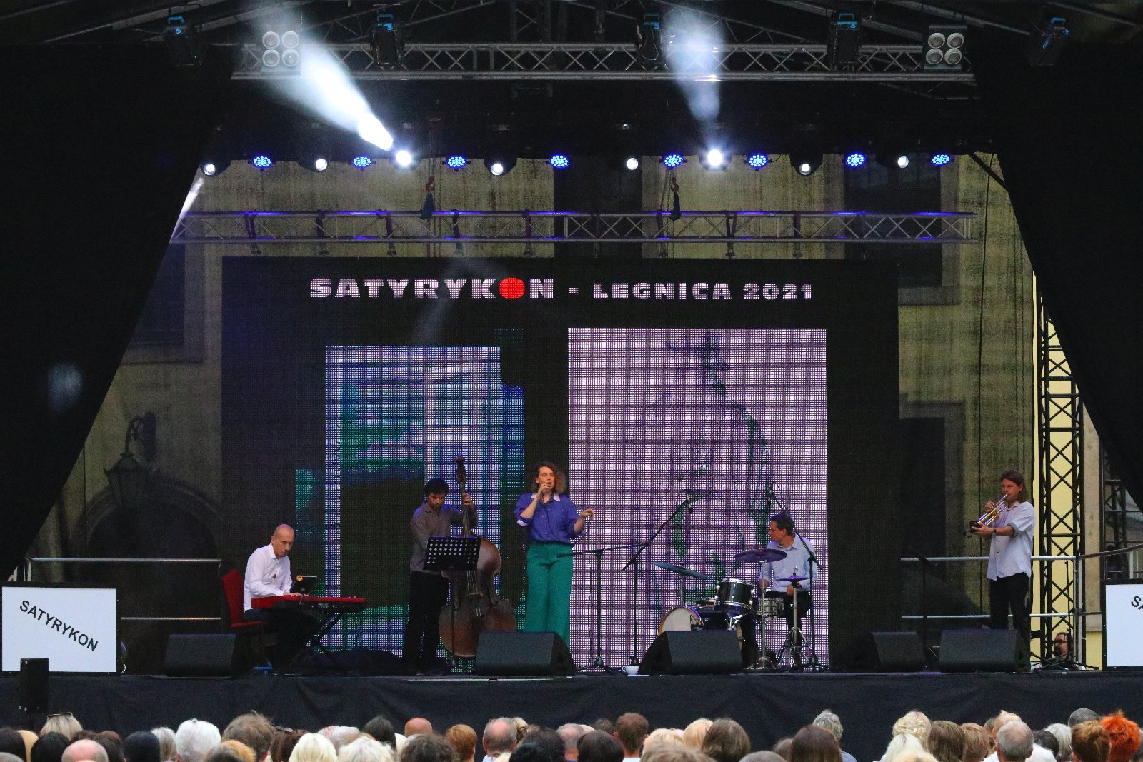 „Osiecka de Luxe” Mai Kleszcz na zakończenie Satyrykonu