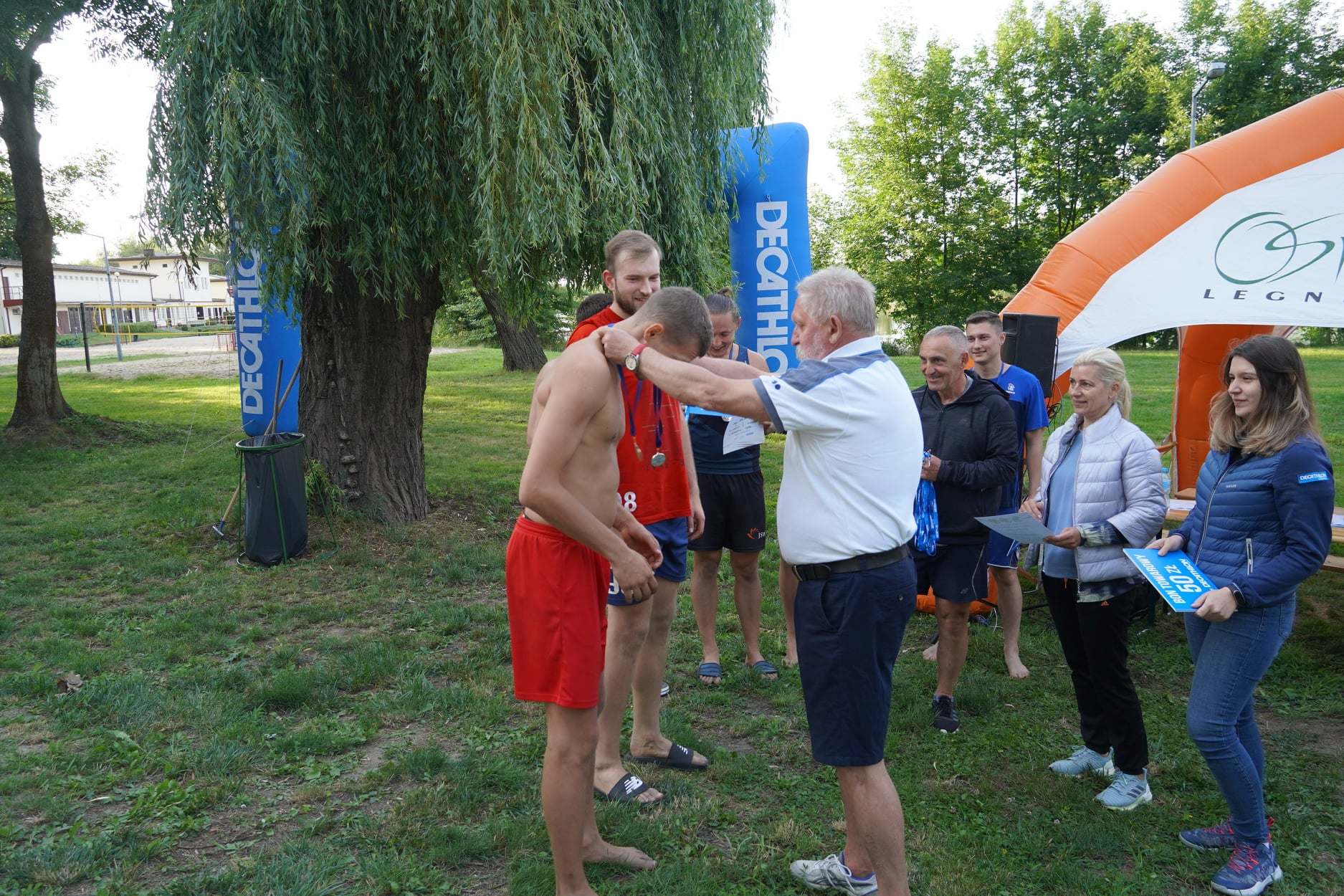 Turniej siatkówki plażowej „Bez skarpet” na kąpielisku Kormoran