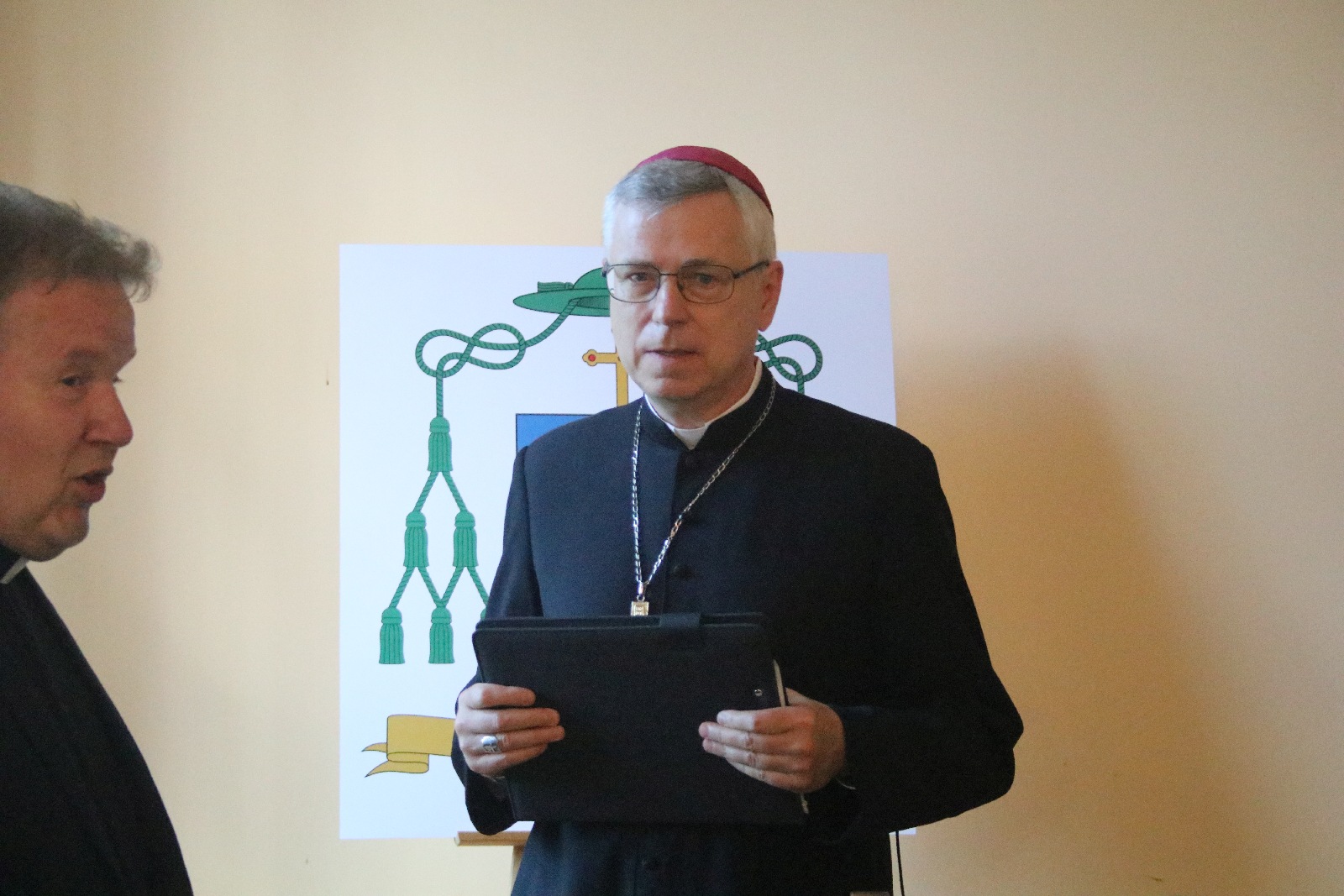 Biskup Andrzej Siemieniewski spotkał się z dziennikarzami