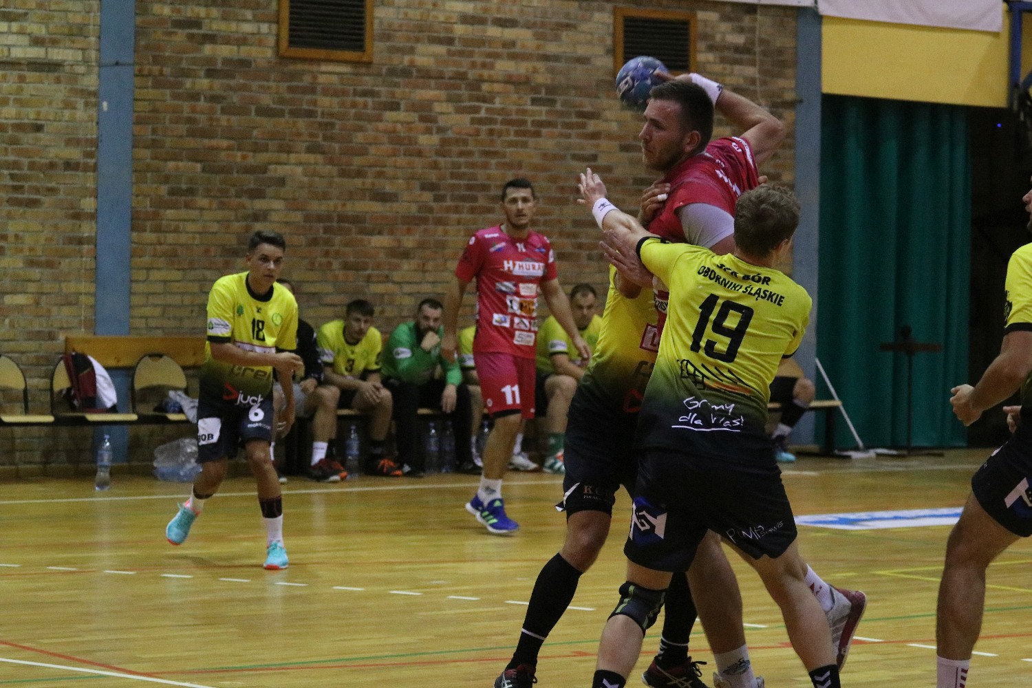 Siódemka Miedź Huras Legnica wygrywa z Borem Oborniki Śląskie