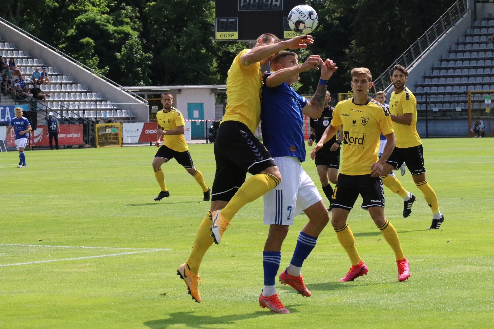 Miedź Legnica wygrywa z GKS-em Katowice 1:0 po bramce Makucha