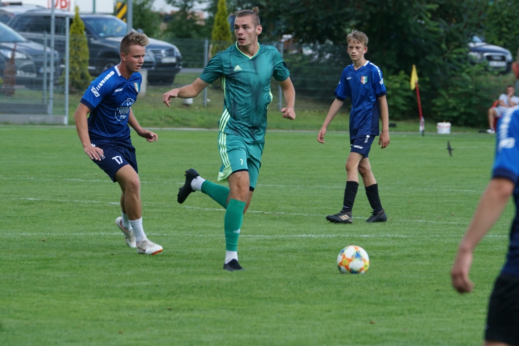 Kaczawa Bieniowice z Pucharem Wójta Gminy Kunice       
