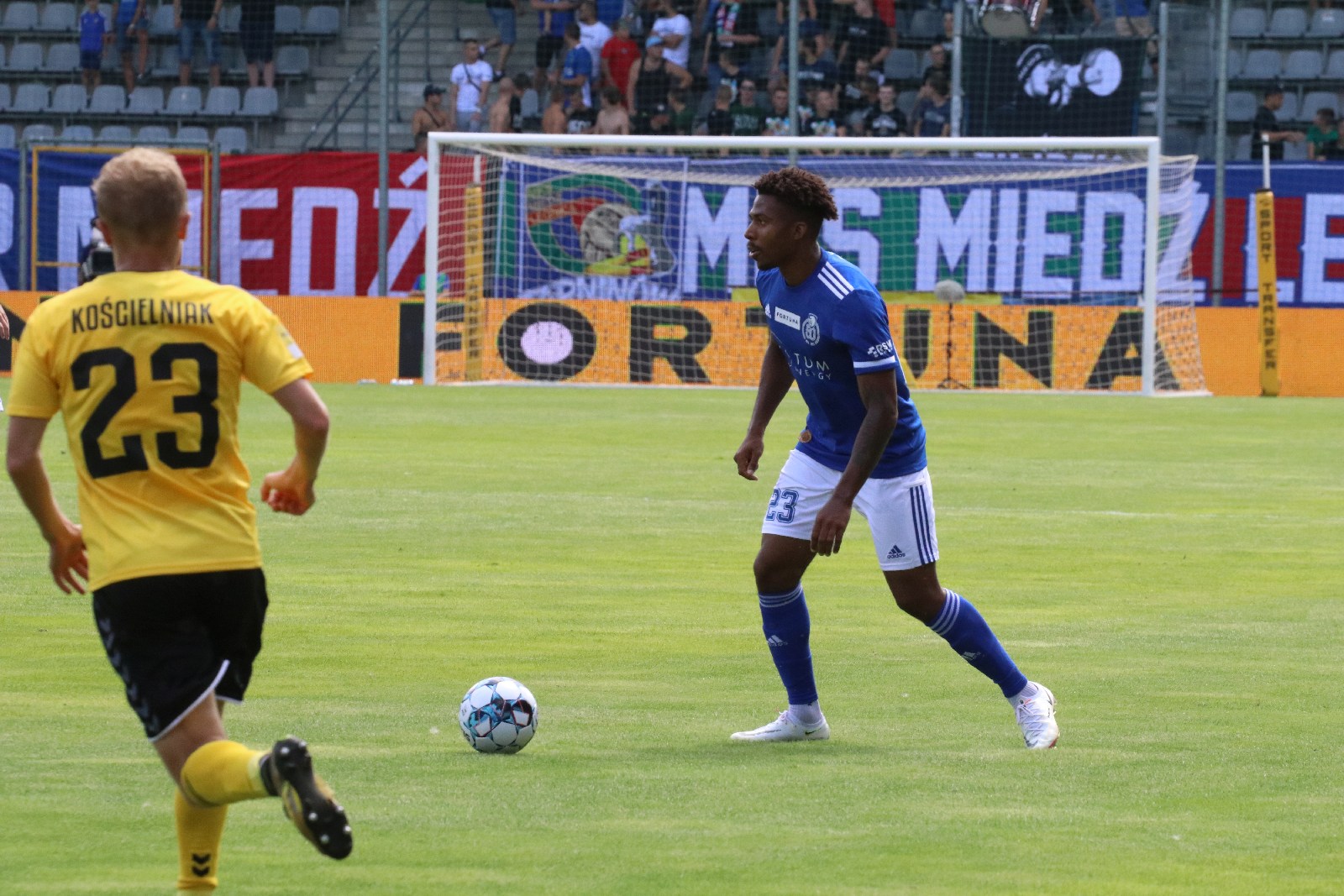 Miedź Legnica wygrywa z GKS-em Katowice 1:0 po bramce Makucha