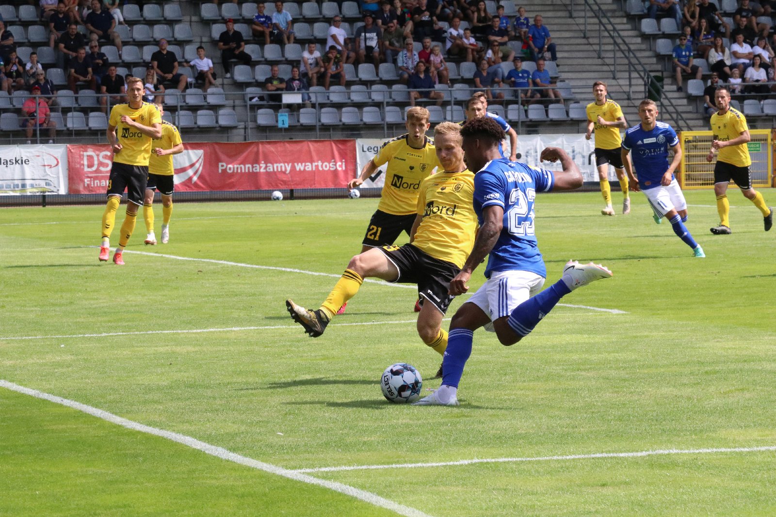 Miedź Legnica wygrywa z GKS-em Katowice 1:0 po bramce Makucha