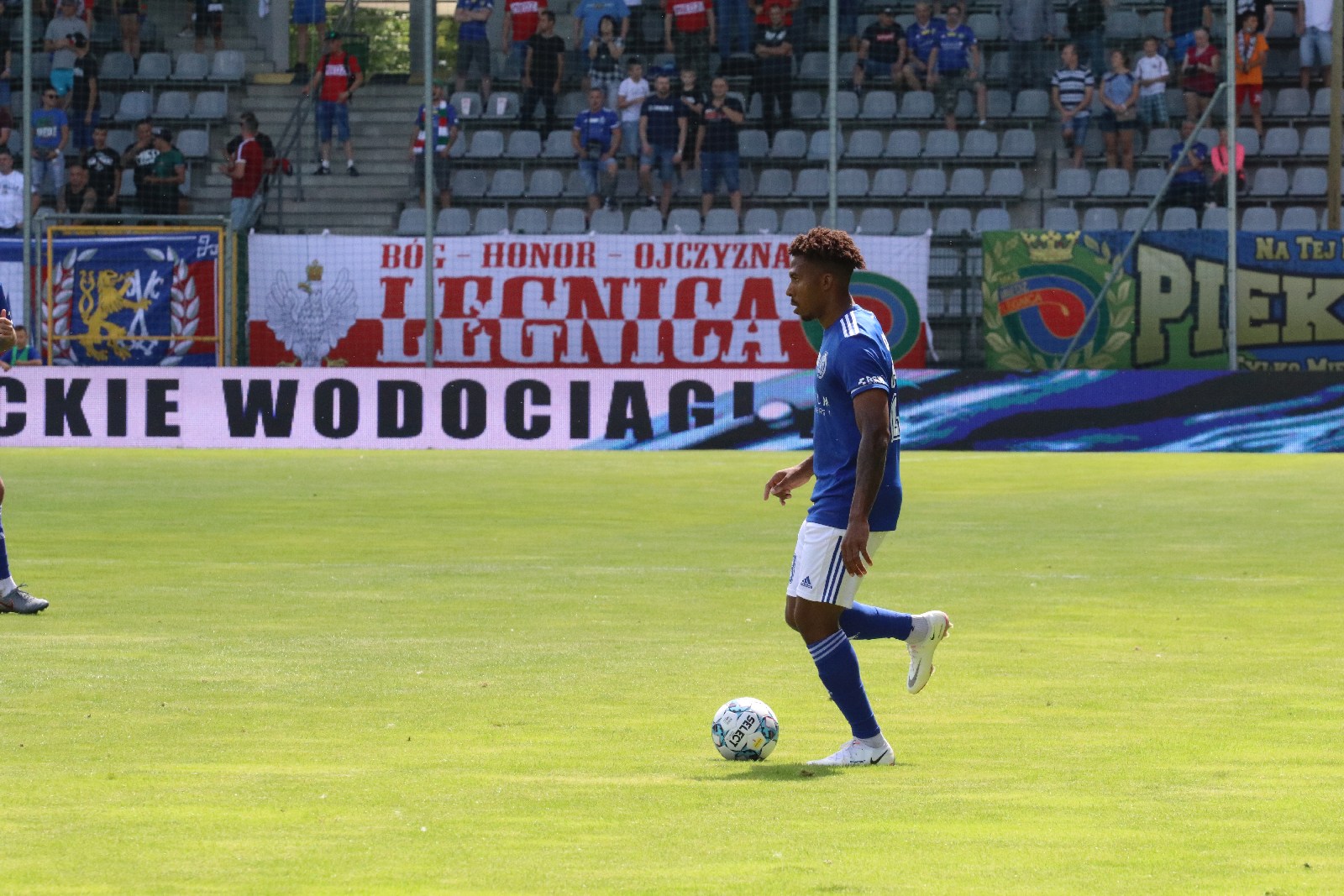 Miedź Legnica wygrywa z GKS-em Katowice 1:0 po bramce Makucha