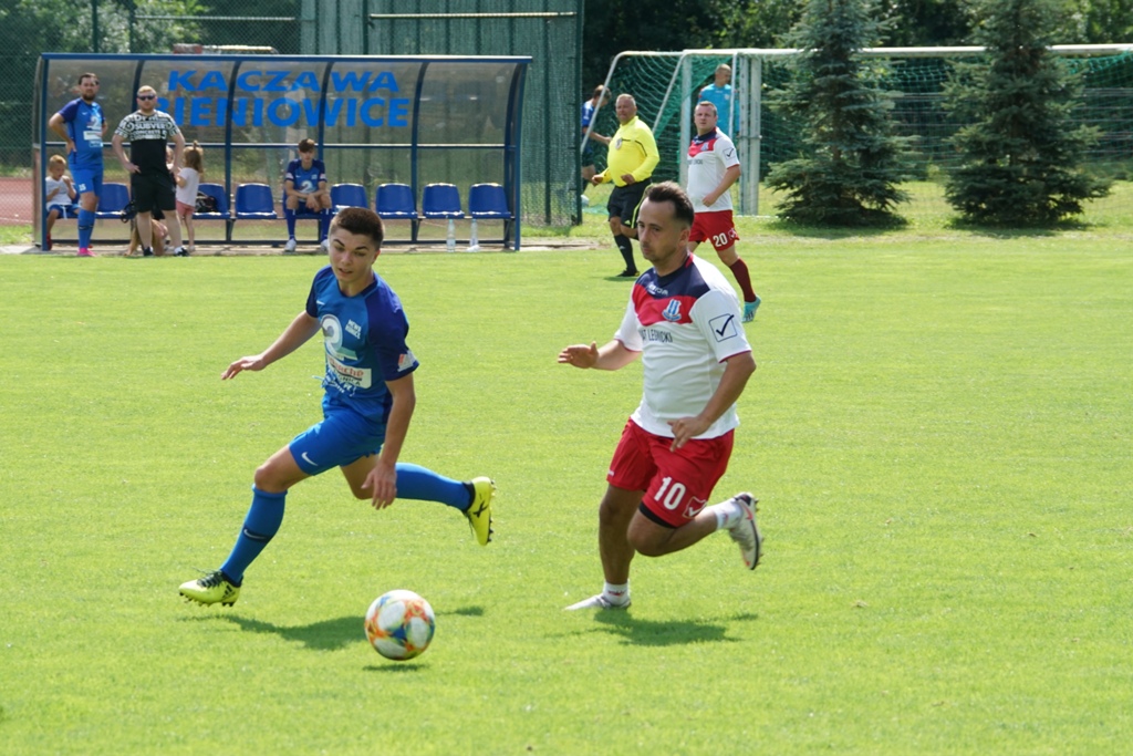 Kaczawa Bieniowice z Pucharem Wójta Gminy Kunice       
