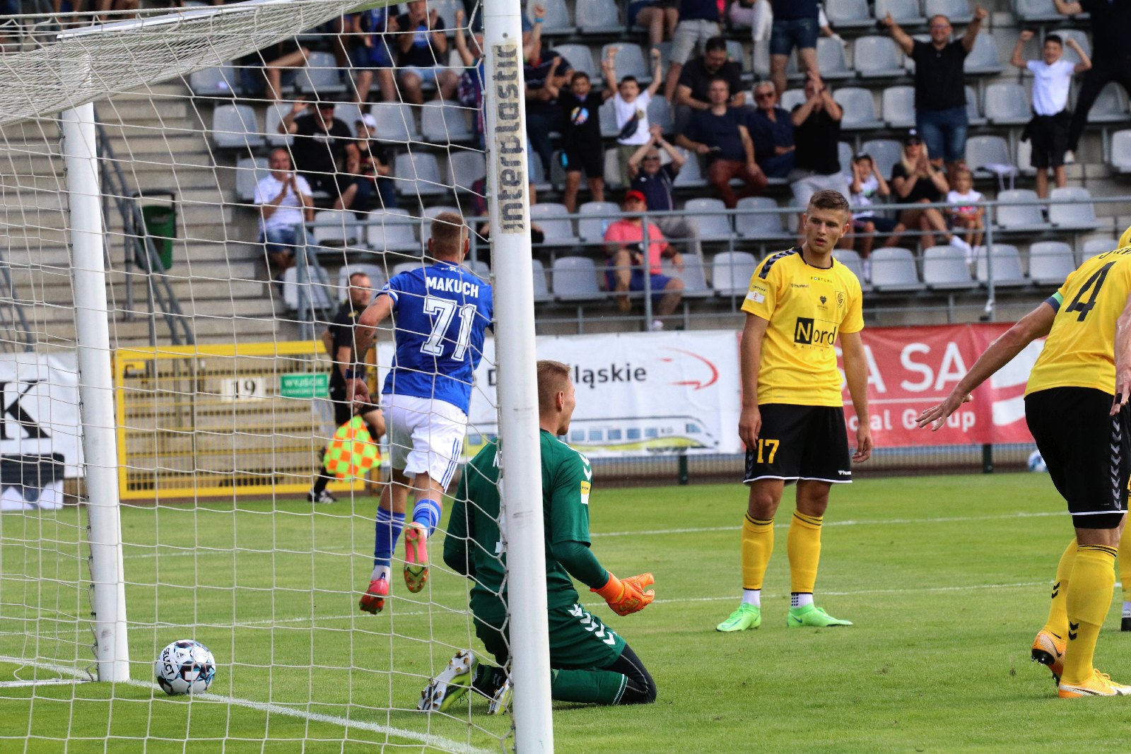 Miedź Legnica wygrywa z GKS-em Katowice 1:0 po bramce Makucha