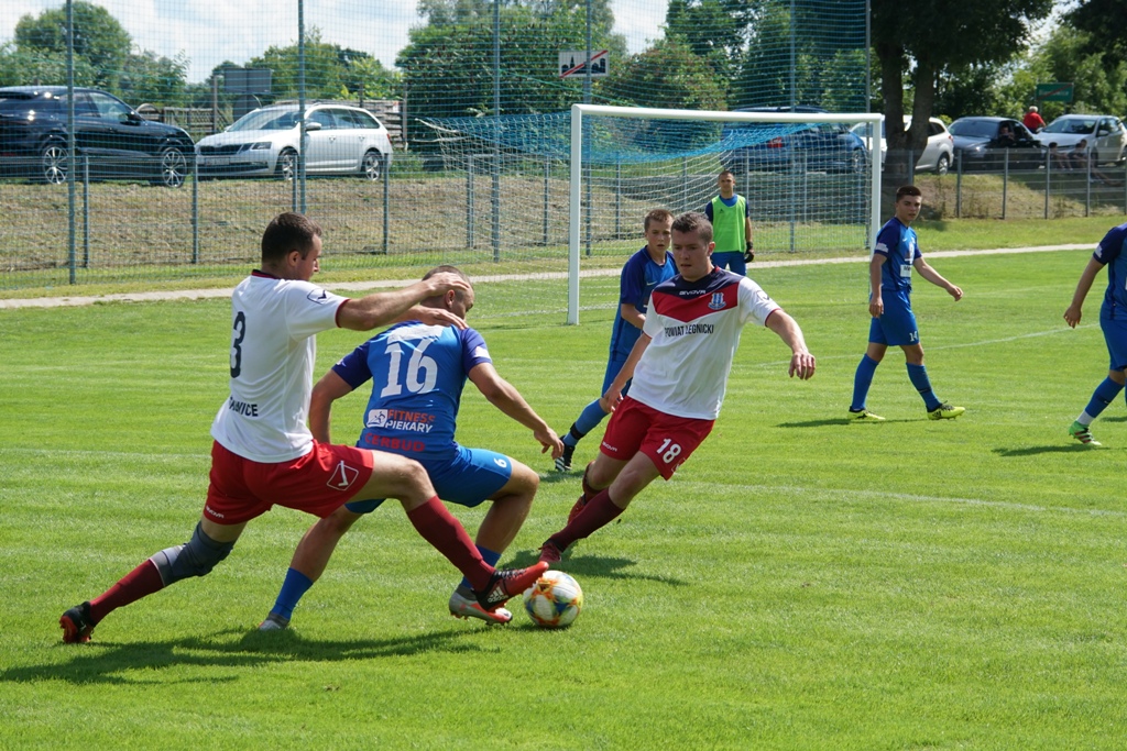 Kaczawa Bieniowice z Pucharem Wójta Gminy Kunice       
