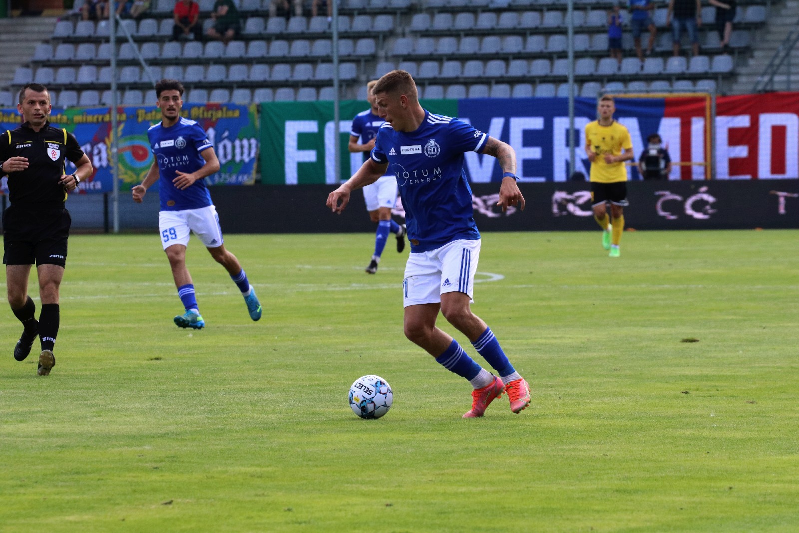 Miedź Legnica wygrywa z GKS-em Katowice 1:0 po bramce Makucha