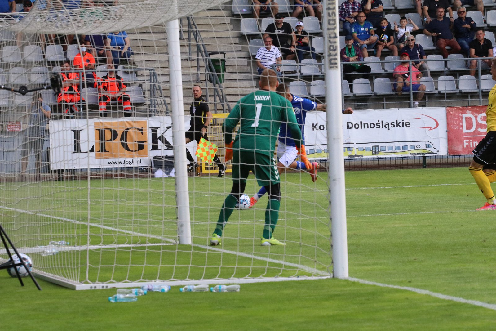 Miedź Legnica wygrywa z GKS-em Katowice 1:0 po bramce Makucha
