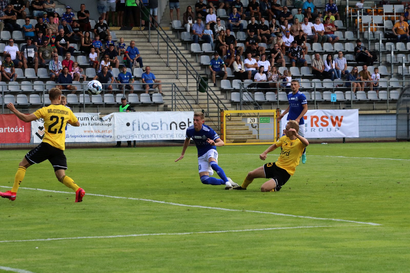Miedź Legnica wygrywa z GKS-em Katowice 1:0 po bramce Makucha