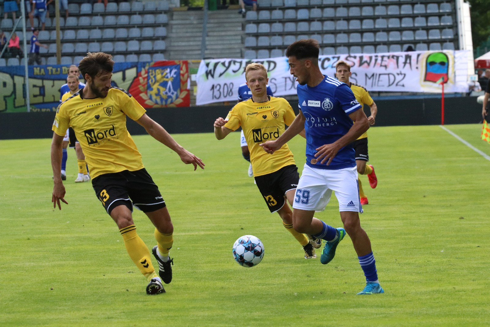 Miedź Legnica wygrywa z GKS-em Katowice 1:0 po bramce Makucha