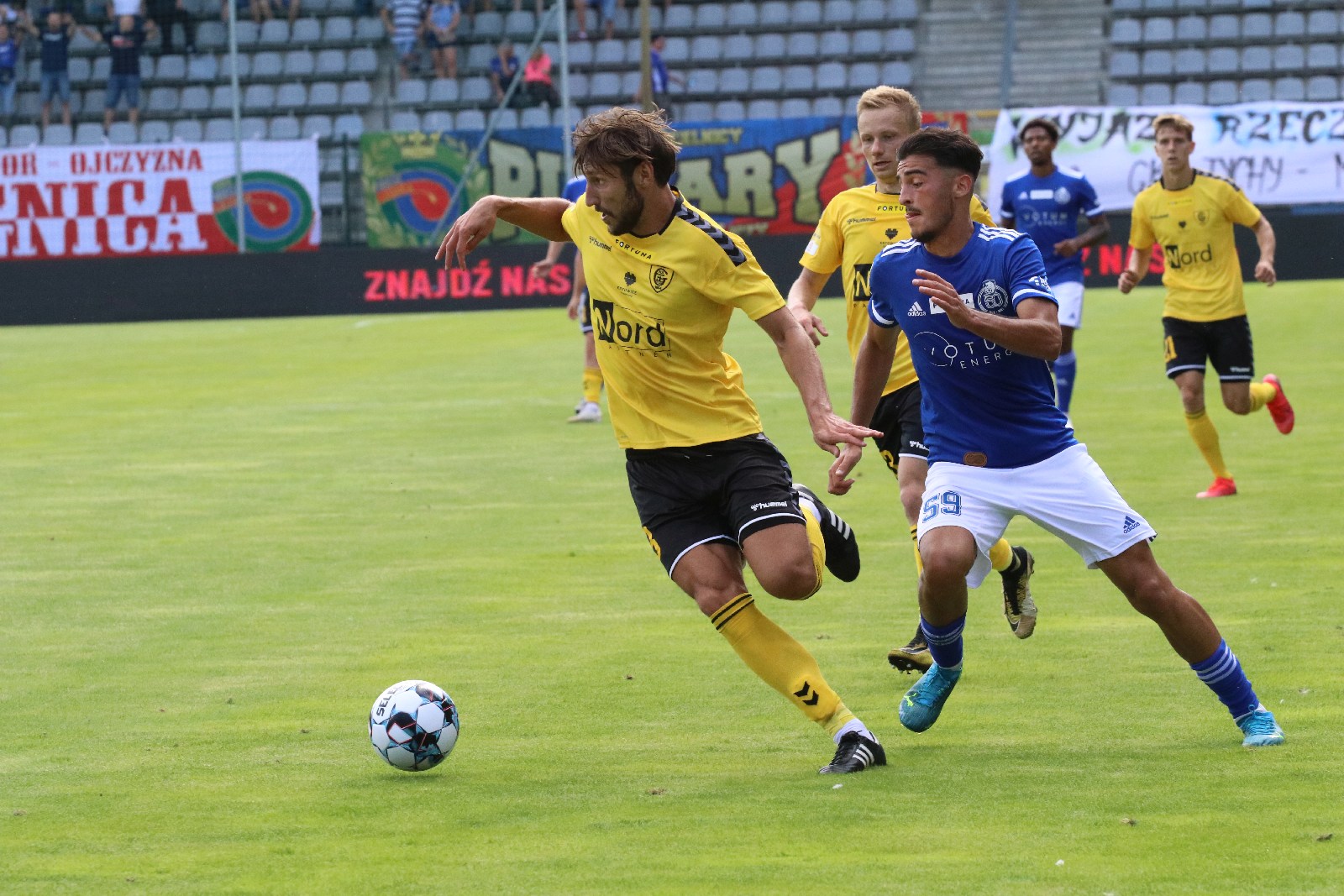 Miedź Legnica wygrywa z GKS-em Katowice 1:0 po bramce Makucha