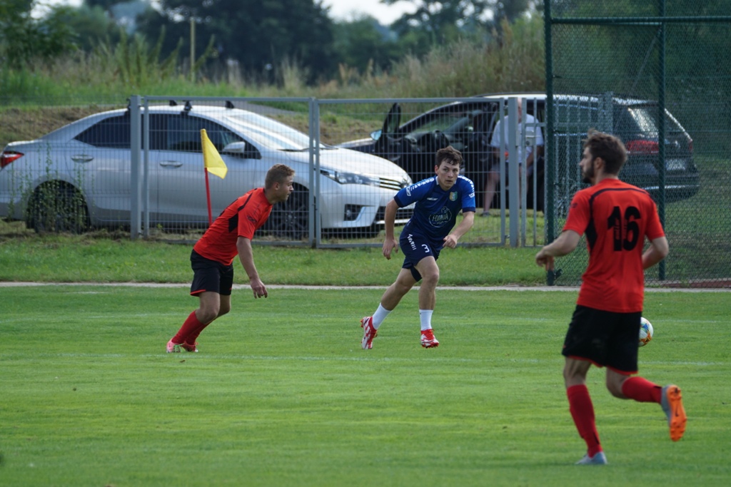 Kaczawa Bieniowice z Pucharem Wójta Gminy Kunice       
