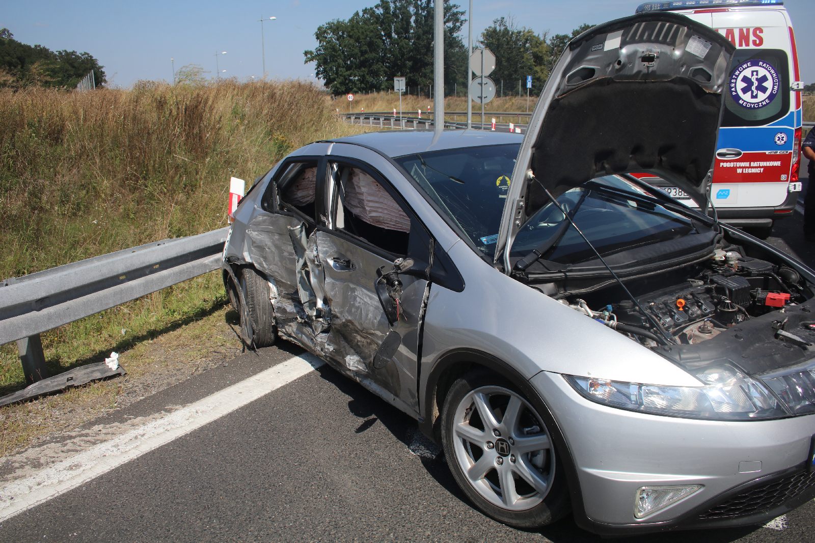 Wypadek między Legnicą a Złotoryją. Troje dzieci w szpitalu
