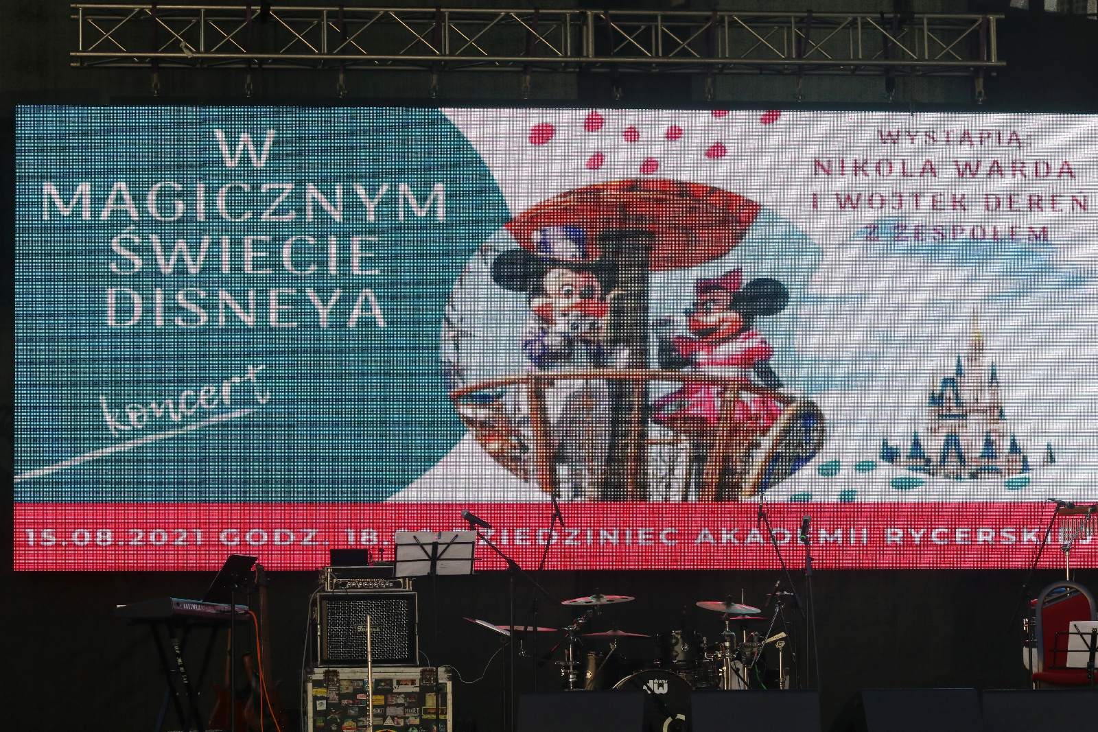 Przeboje Disneya zabrzmiały na dziedzińcu Akademii Rycerskiej