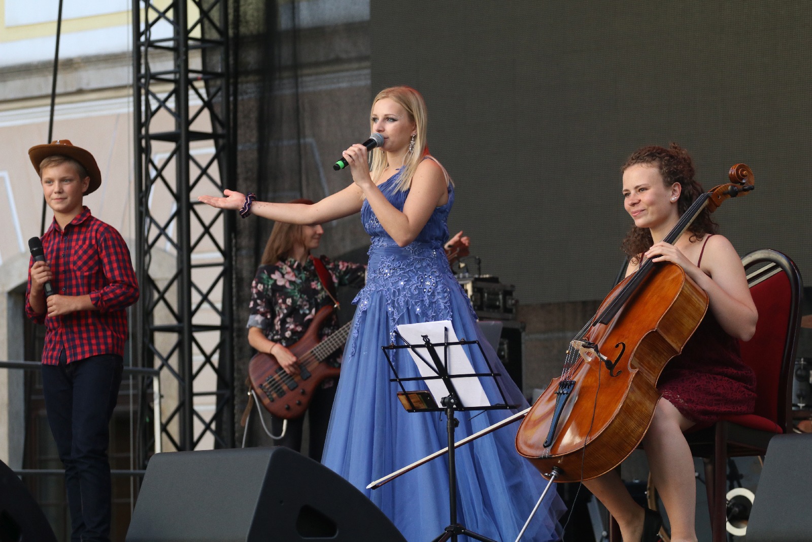 Przeboje Disneya zabrzmiały na dziedzińcu Akademii Rycerskiej