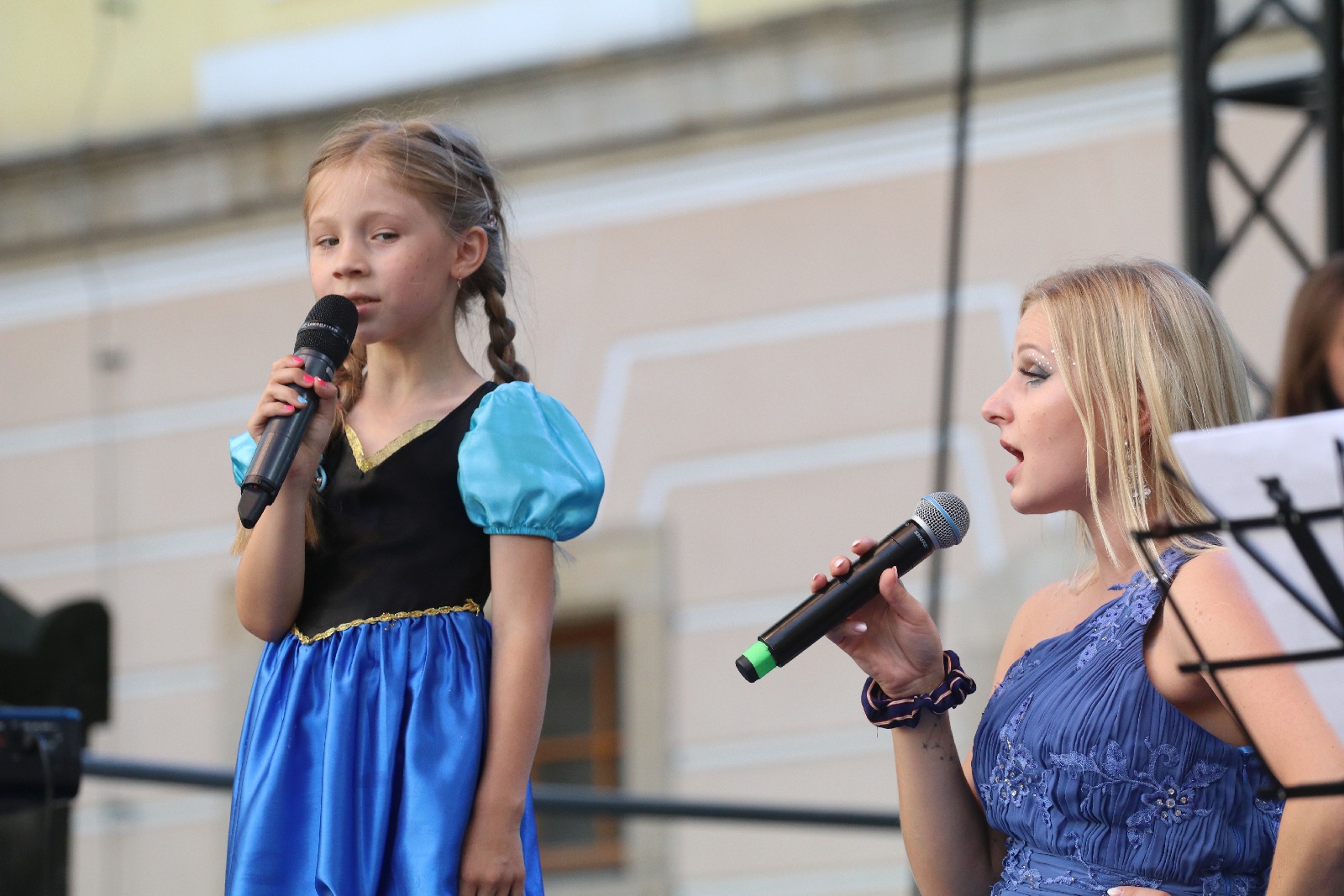 Przeboje Disneya zabrzmiały na dziedzińcu Akademii Rycerskiej